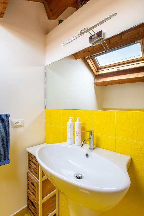 Vittorio Emanuele Apartment With Terrace By Wonderful Italy Palermo Bagian luar foto